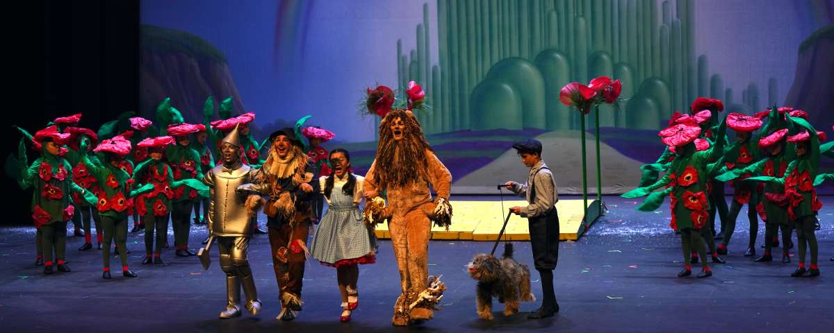 Inspiring kids to shine—on stage and in life—through acting, singing, dancing, and joyful collaboration.